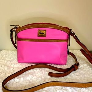 NEWDooney and Bourke shoulder bag in pink. strap 26” drop. bag is 8”w x 6” x 2”